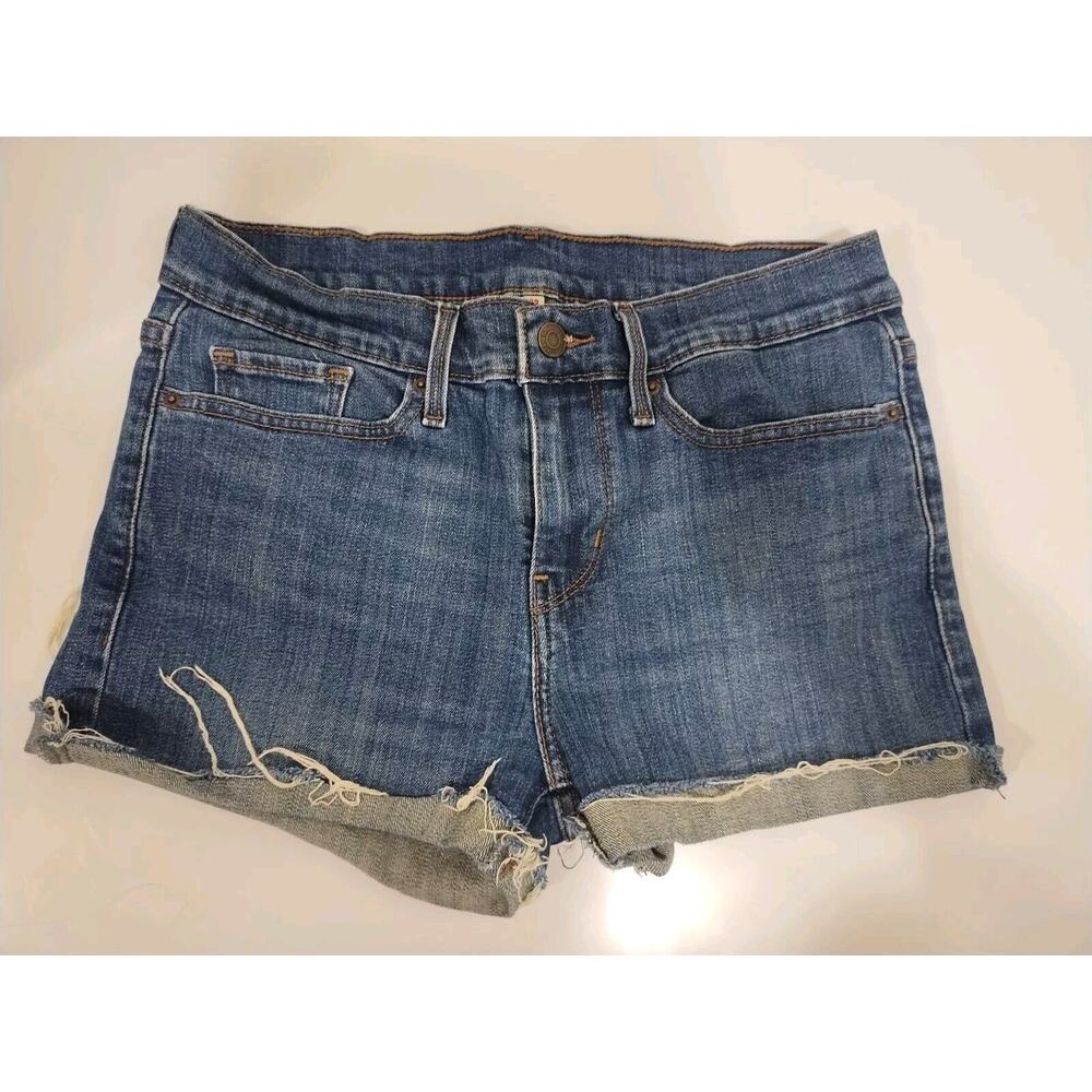 WOMENS LEVI SHORT SIZE 28